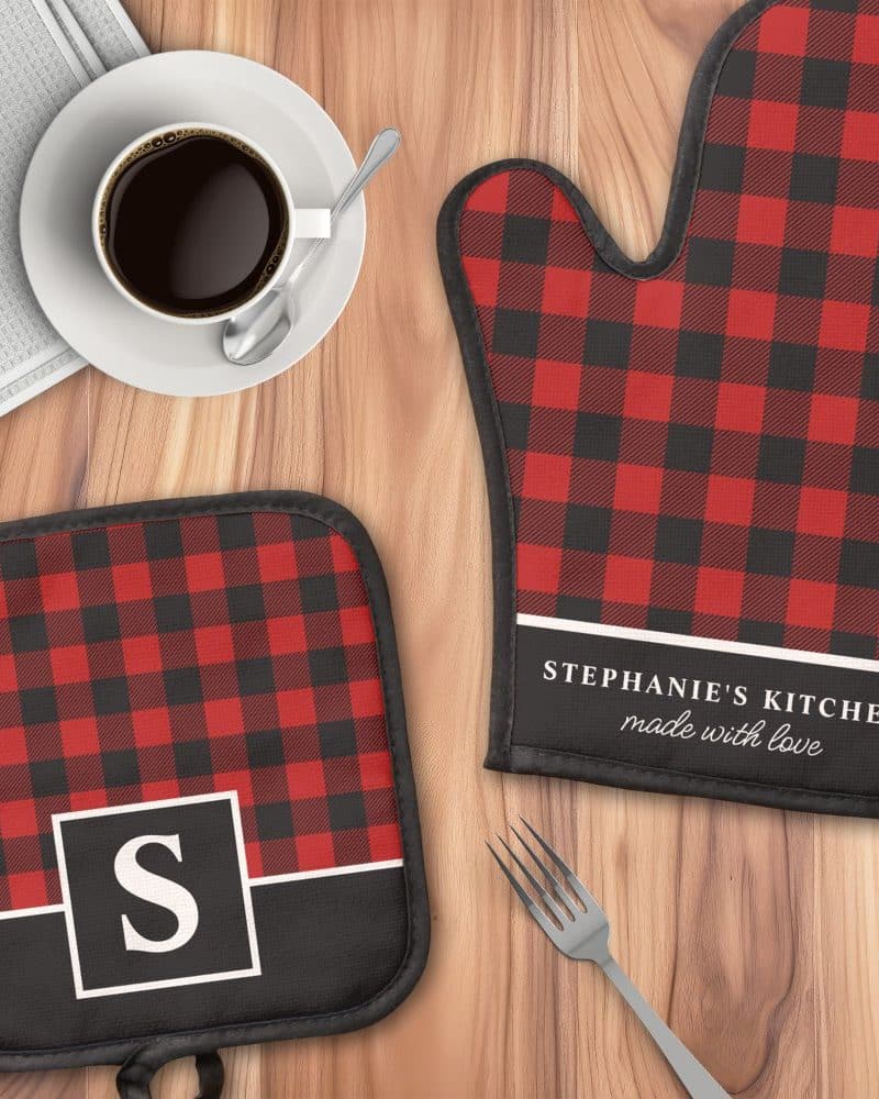 Red and black buffalo plaid oven mitt and matching pot holder with personalized text.