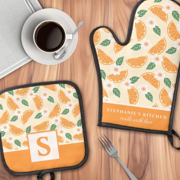 Orange Slice Patterned Oven Mitt And Pot Holder Set, Personalized With The Initial S And The Name Stephanie'S Kitchen.