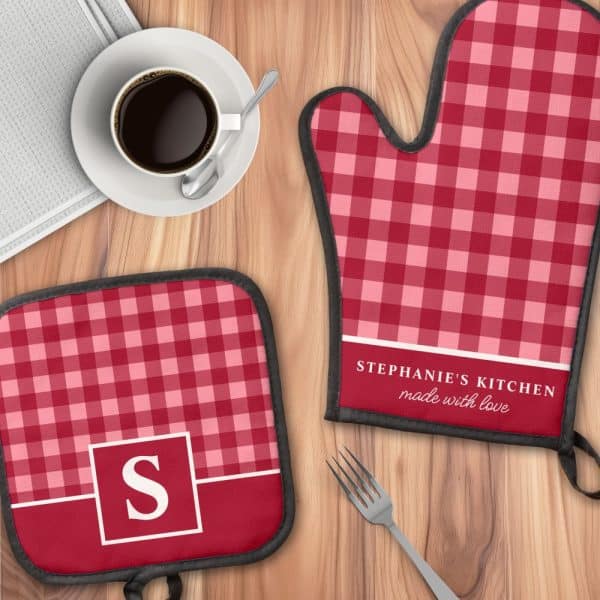 Red And Pink Gingham Oven Mitt And Pot Holder Set, Personalized With The Name Stephanie'S Kitchen And The Initial S.
