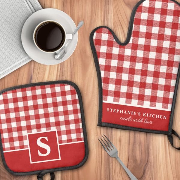 Red And White Gingham Oven Mitt And Matching Pot Holder With Personalized Text.