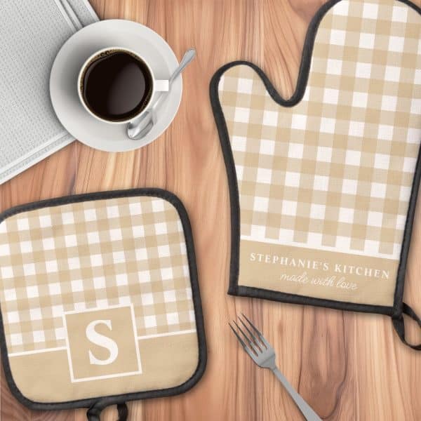 Tan And White Gingham Oven Mitt And Pot Holder Set, Personalized With A Monogram And Kitchen Name.