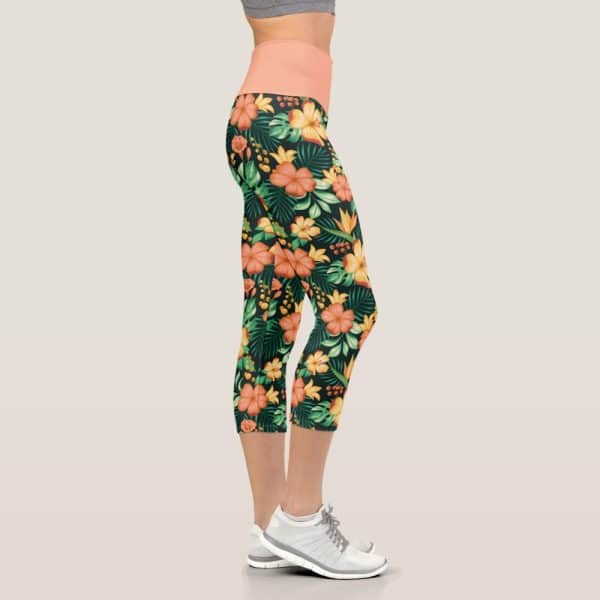 Woman'S Cropped Leggings With A Tropical Floral Print.
