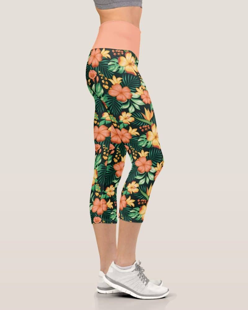Woman's cropped leggings with a tropical floral print.